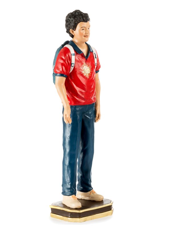 Kip blaženog Carla Acutisa proizvođača Paben od resin mase, dostupan u veličinama 12,3 cm i 20,4 cm.